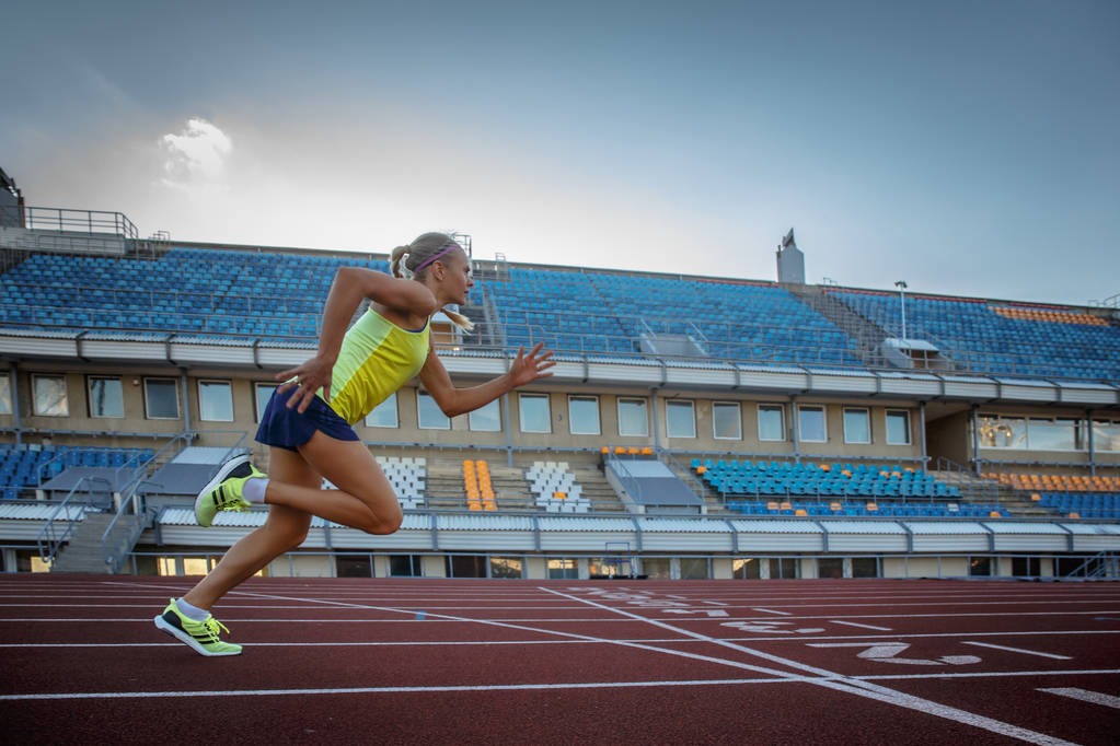 库里31分马尔卡宁空砍35+6 勇士逆转爵士